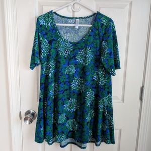 Large Lularoe Perfect T